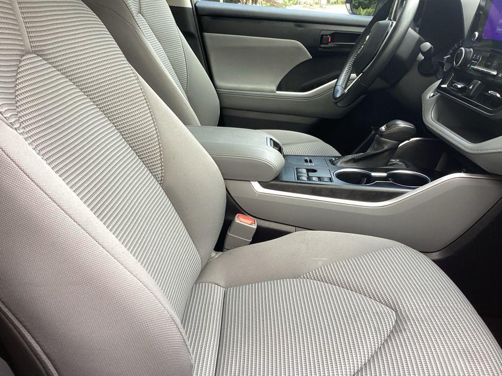 used 2023 Toyota Highlander car, priced at $32,186