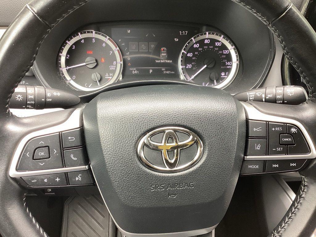 used 2023 Toyota Highlander car, priced at $32,192