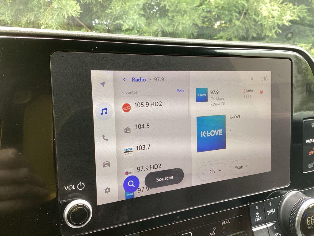 used 2023 Toyota Highlander car, priced at $32,192