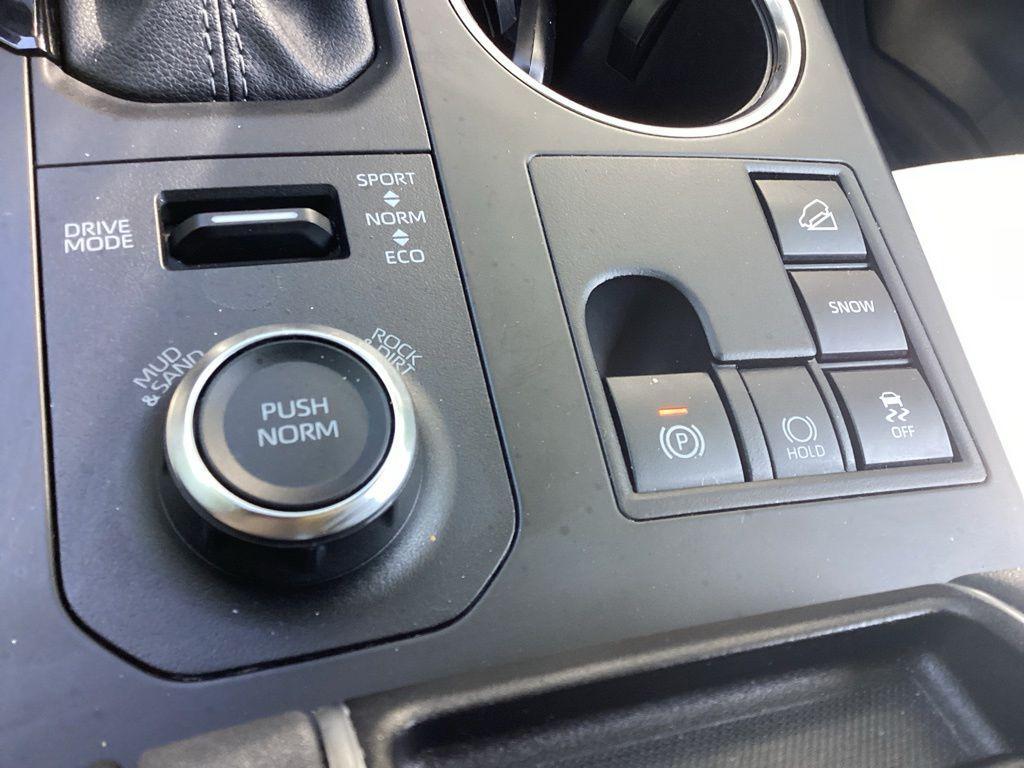 used 2024 Toyota Highlander car, priced at $44,186