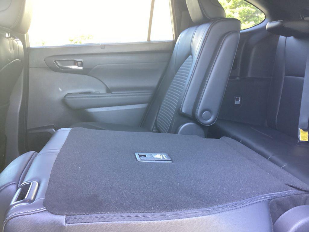 used 2024 Toyota Highlander car, priced at $44,186