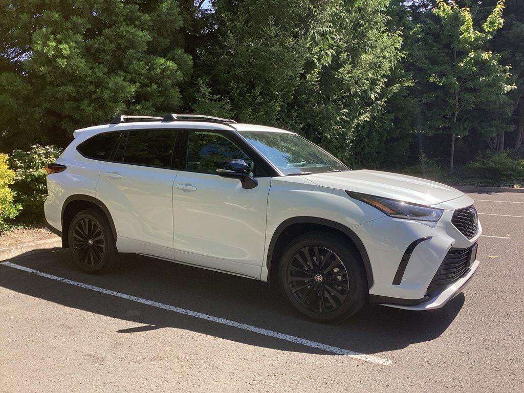 used 2024 Toyota Highlander car, priced at $44,186
