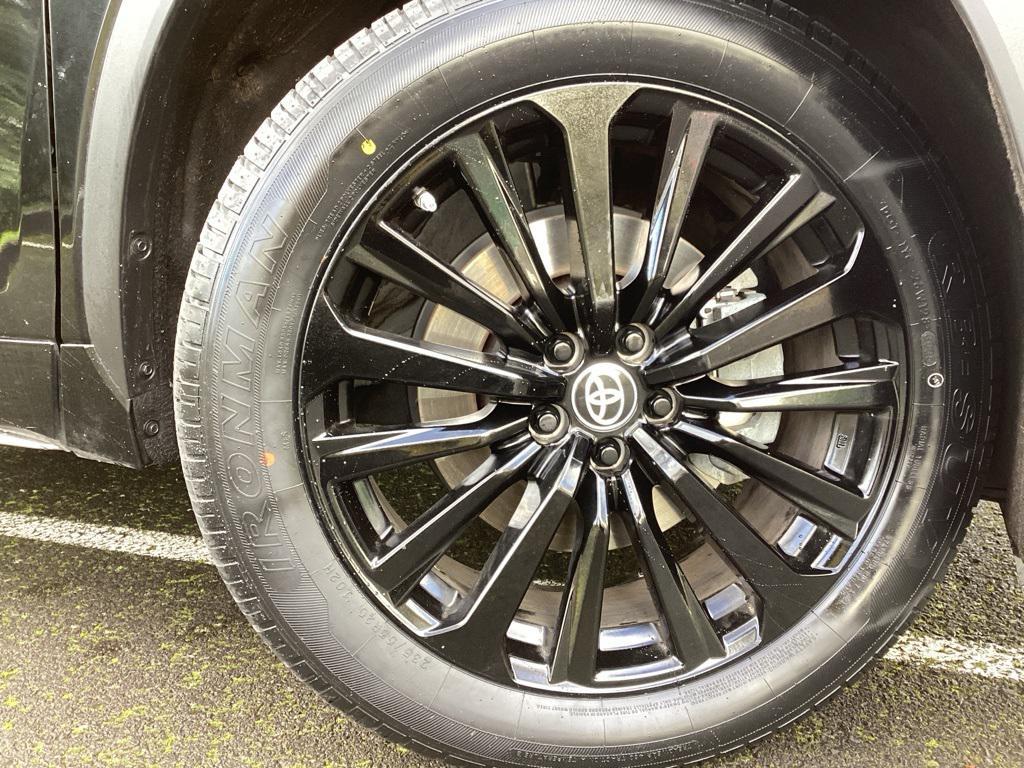 used 2023 Toyota Highlander car, priced at $36,392