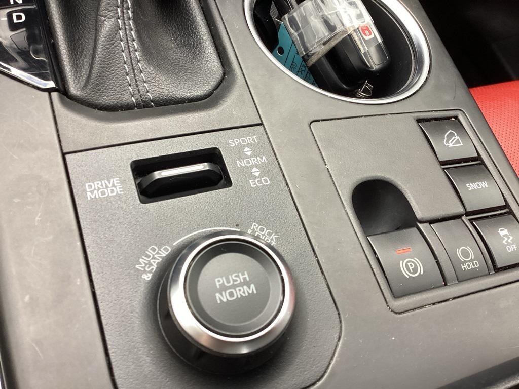 used 2023 Toyota Highlander car, priced at $36,392