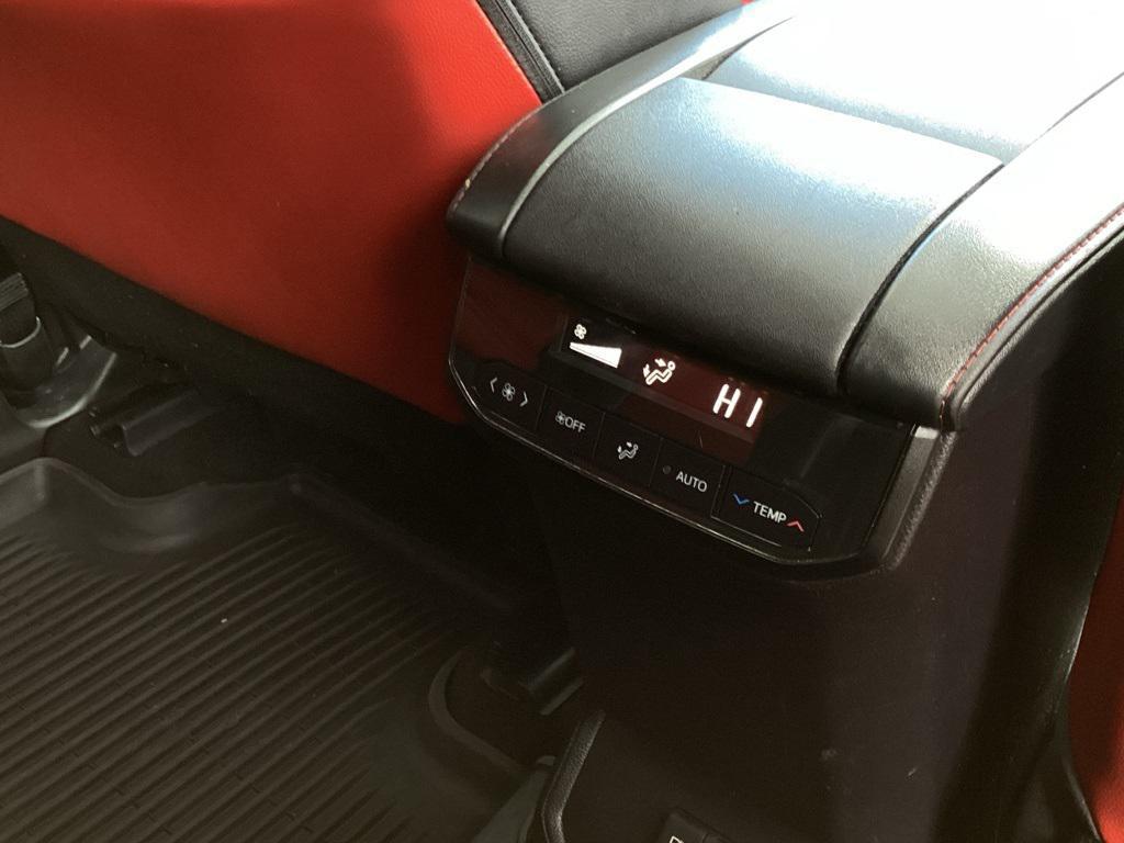 used 2023 Toyota Highlander car, priced at $36,392