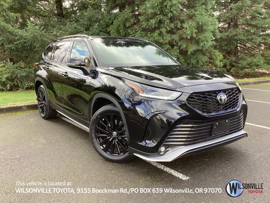 used 2023 Toyota Highlander car, priced at $36,392