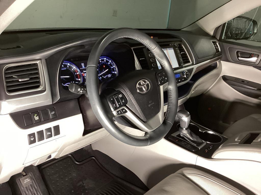 used 2016 Toyota Highlander car, priced at $20,981