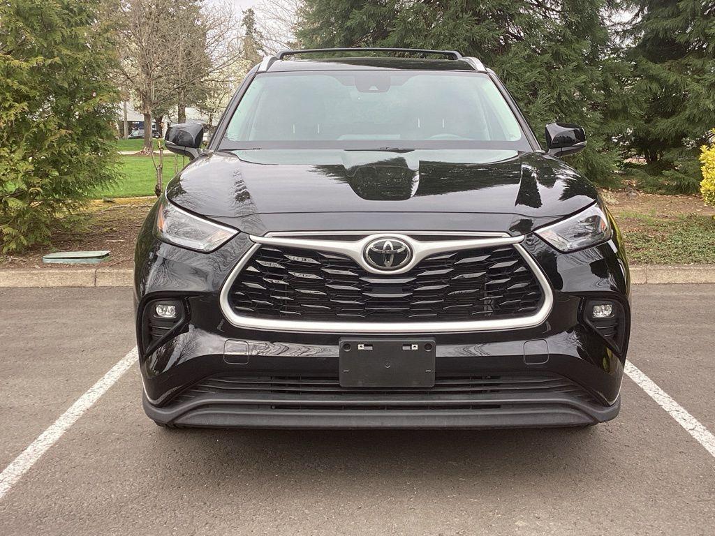used 2023 Toyota Highlander car, priced at $38,491