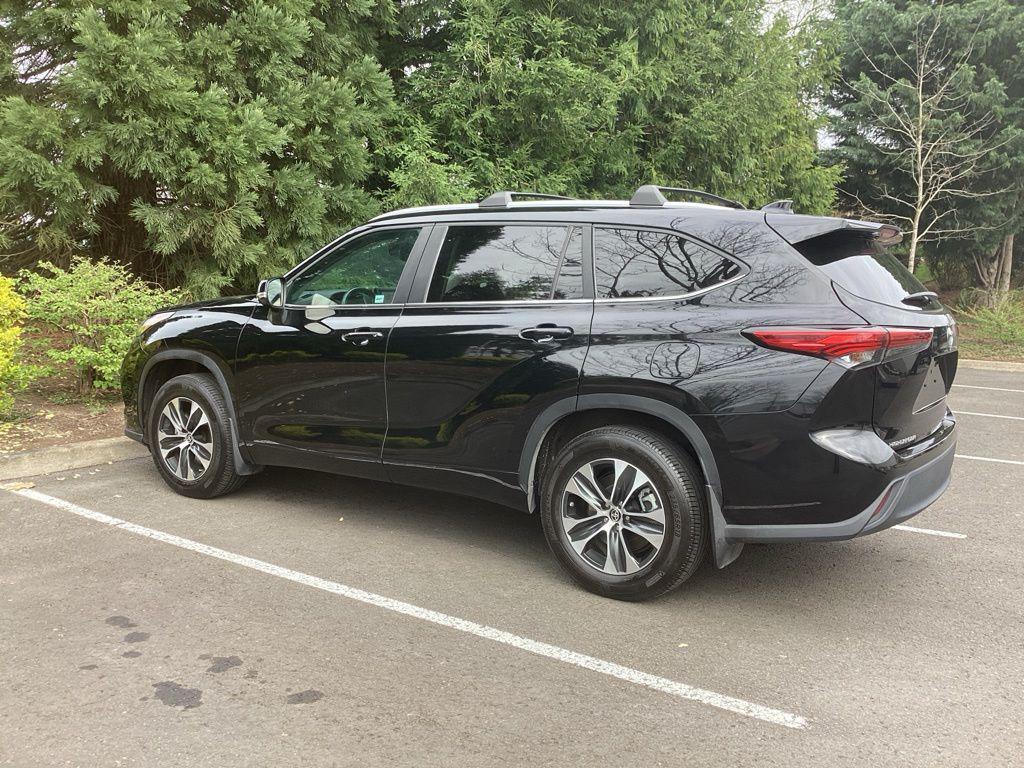 used 2023 Toyota Highlander car, priced at $38,491