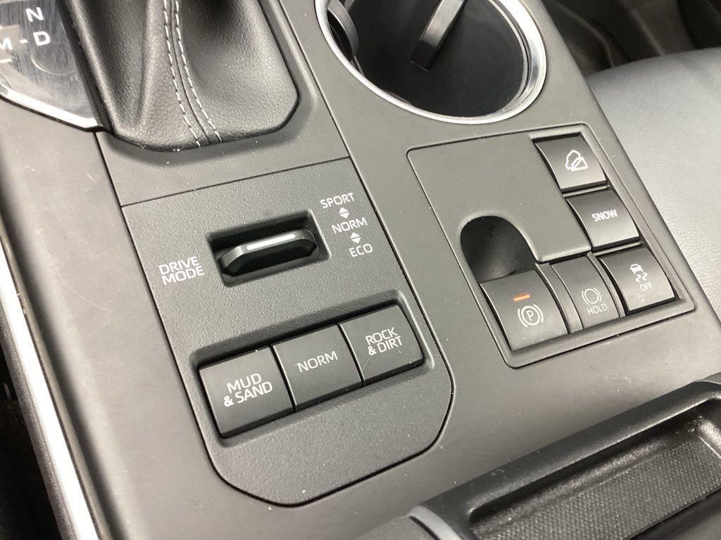 used 2023 Toyota Highlander car, priced at $38,491