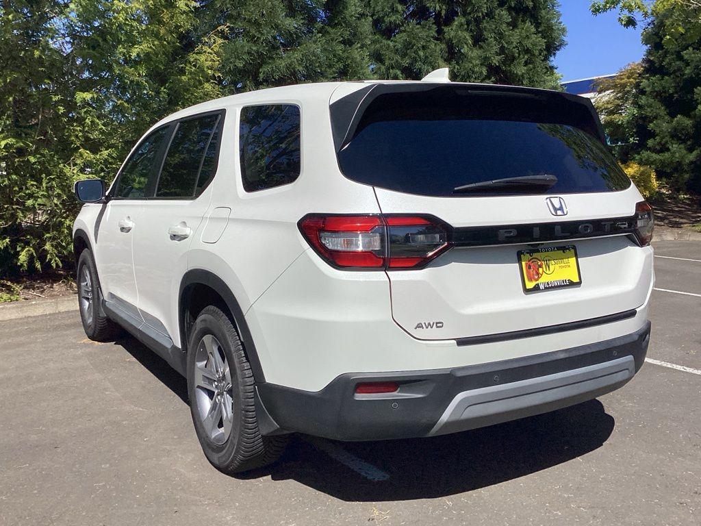 used 2025 Honda Pilot car, priced at $42,186