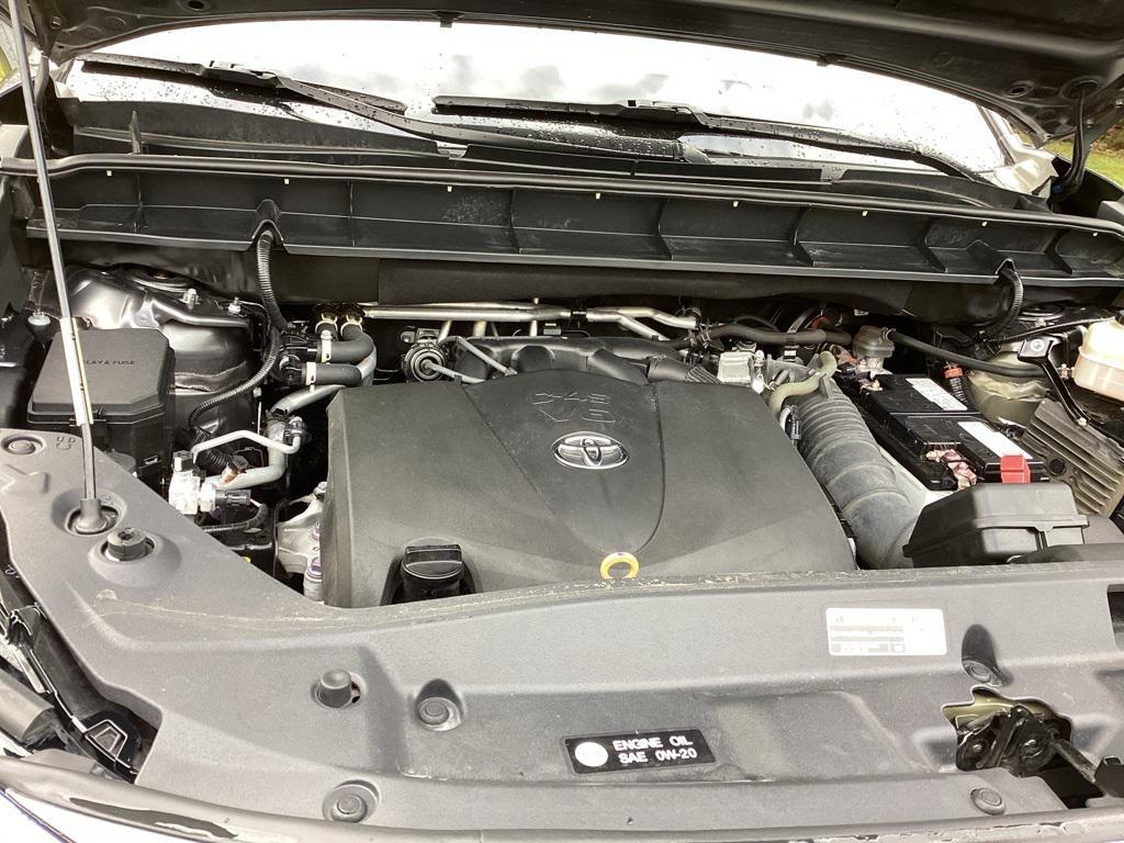 used 2021 Toyota Highlander car, priced at $21,984