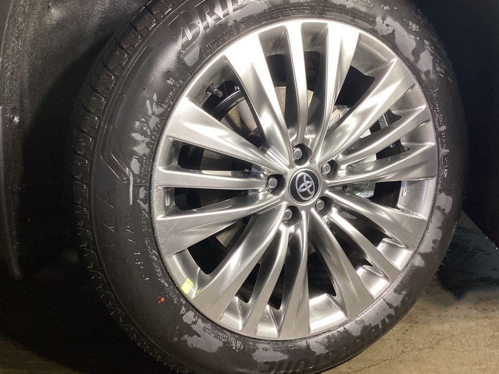 new 2026 Toyota Highlander Hybrid car, priced at $58,072