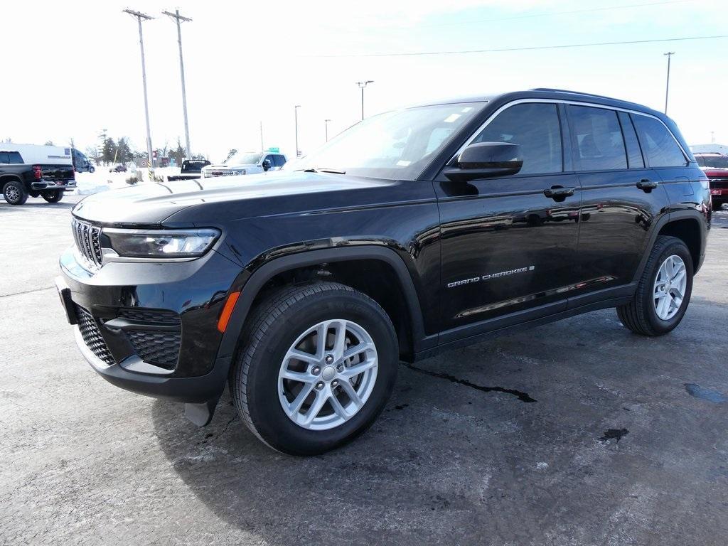 used 2024 Jeep Grand Cherokee car, priced at $27,995