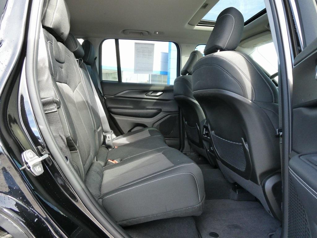 used 2024 Jeep Grand Cherokee car, priced at $27,995