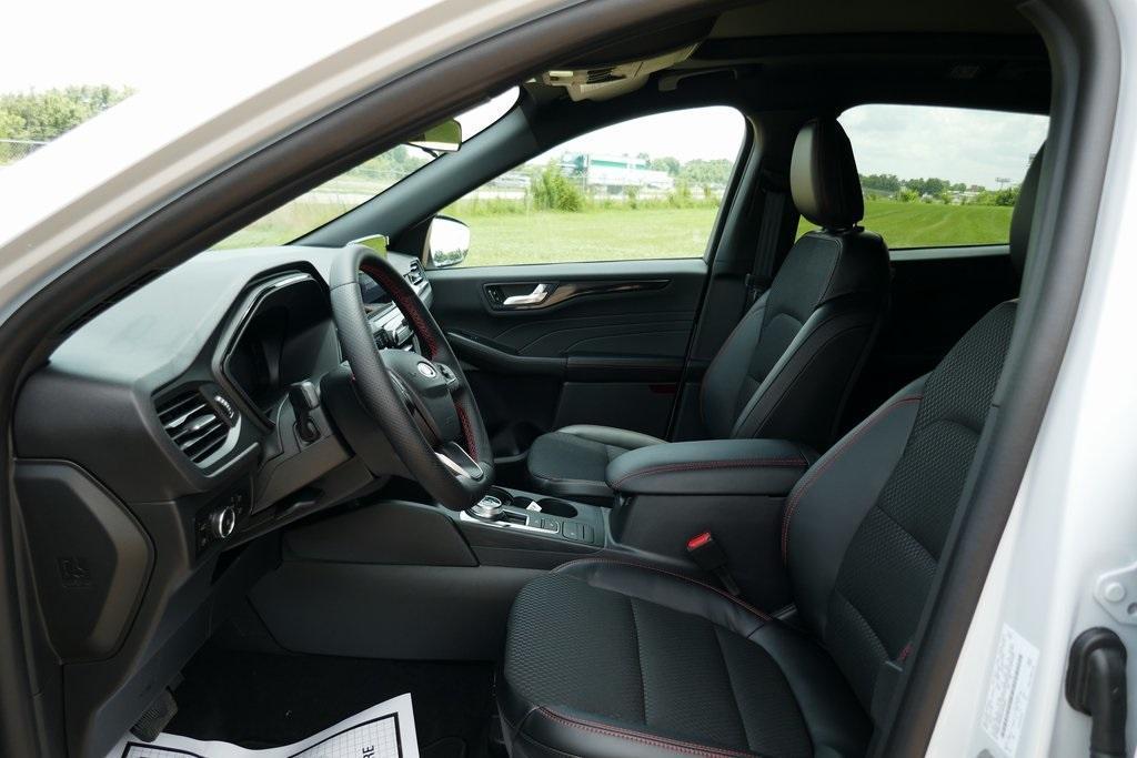 new 2025 Ford Escape car, priced at $30,022
