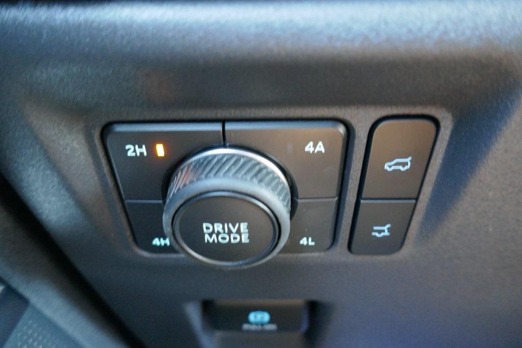 new 2025 Ford Expedition car, priced at $75,284