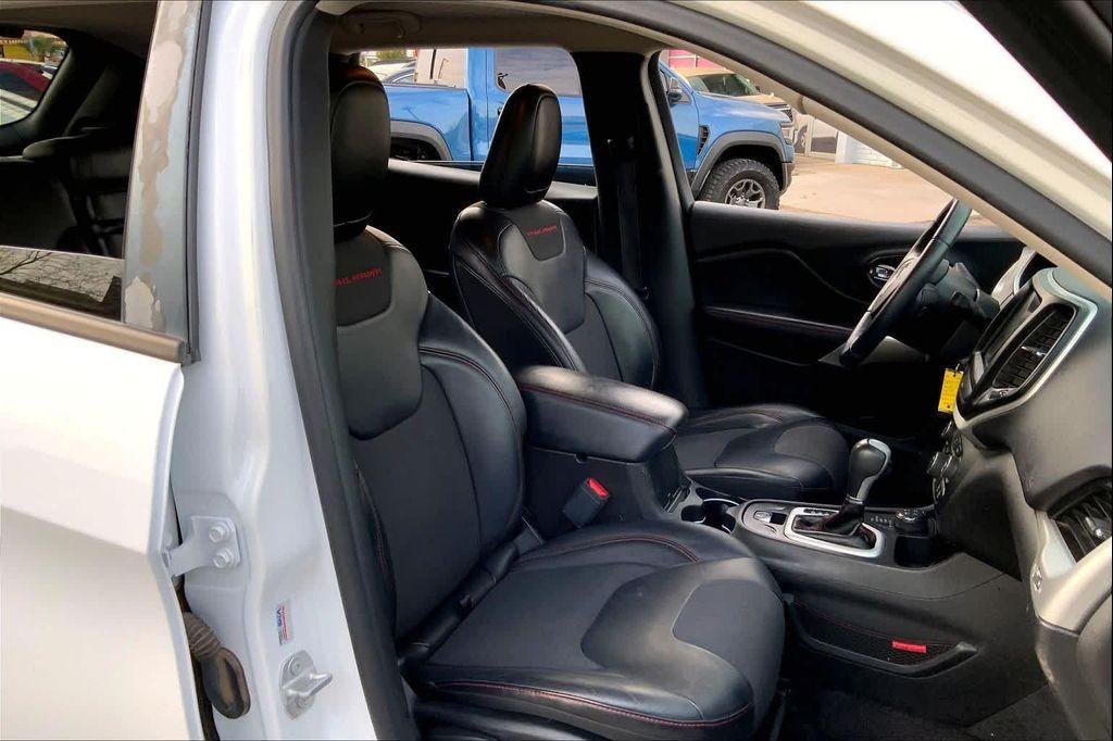 used 2017 Jeep Cherokee car, priced at $11,591