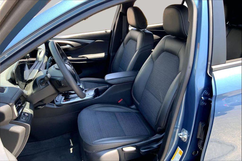used 2025 Buick Envista car, priced at $22,896