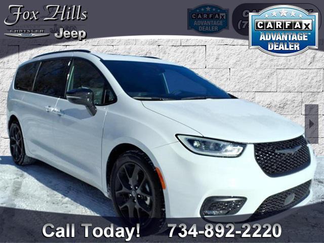 used 2025 Chrysler Pacifica car, priced at $36,500