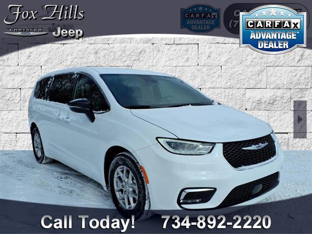 used 2025 Chrysler Pacifica car, priced at $29,994