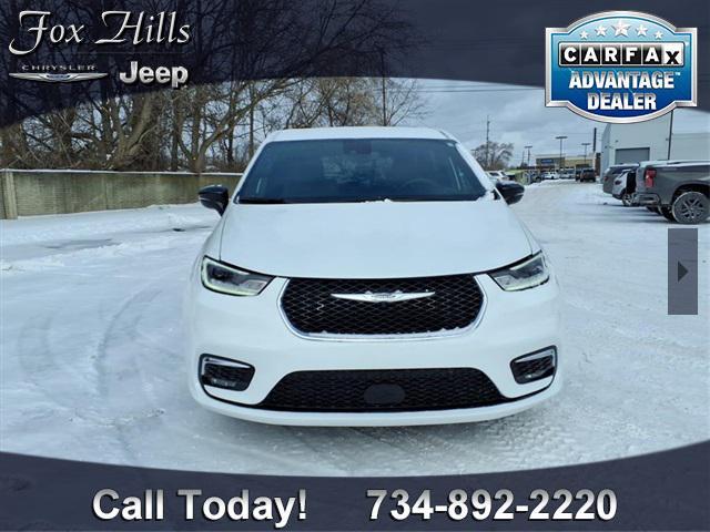 used 2025 Chrysler Pacifica car, priced at $29,994