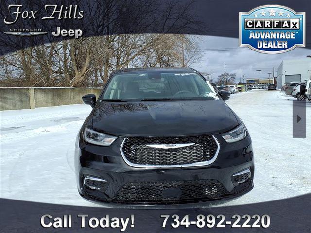 used 2024 Chrysler Pacifica Hybrid car, priced at $31,995