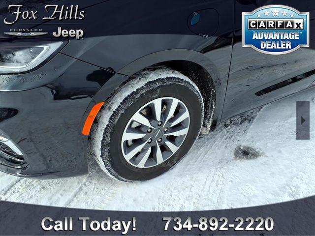 used 2024 Chrysler Pacifica Hybrid car, priced at $31,995