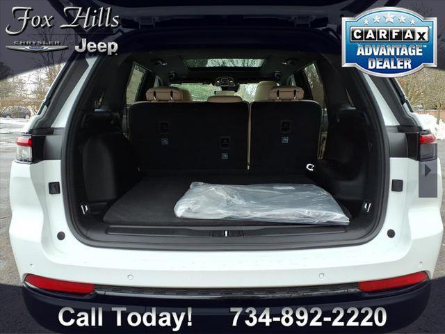 new 2025 Jeep Grand Cherokee car, priced at $50,014