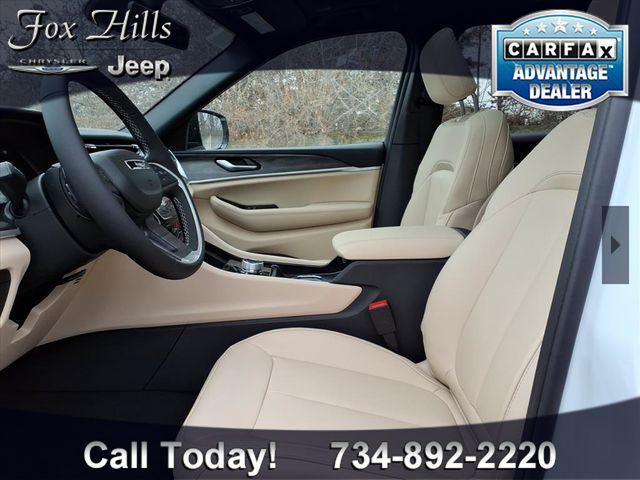 new 2025 Jeep Grand Cherokee car, priced at $50,014