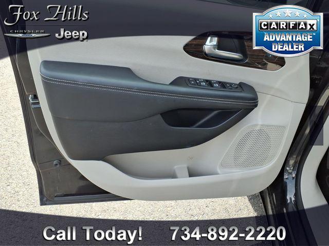 used 2023 Chrysler Pacifica car, priced at $25,812