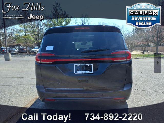 new 2026 Chrysler Pacifica car, priced at $54,346