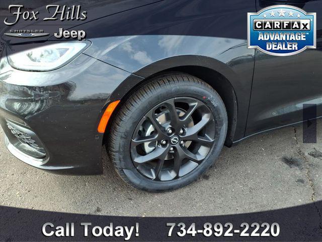 new 2026 Chrysler Pacifica car, priced at $51,252