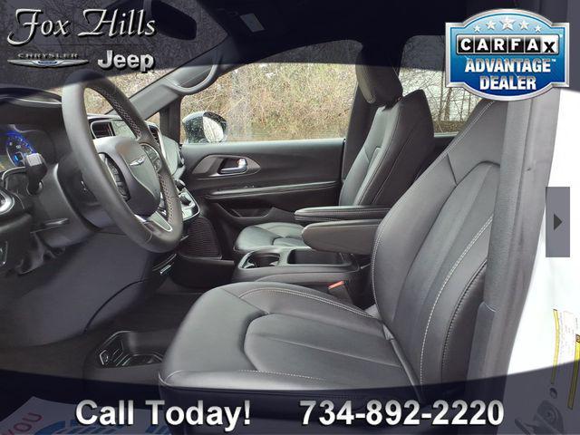 used 2026 Chrysler Pacifica car, priced at $33,995