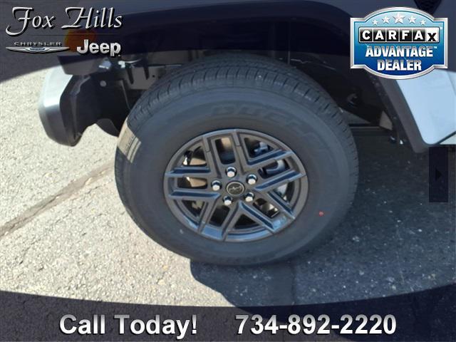 new 2025 Jeep Gladiator car, priced at $45,609