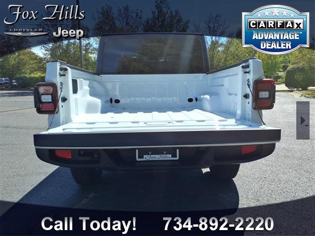 new 2025 Jeep Gladiator car, priced at $45,609