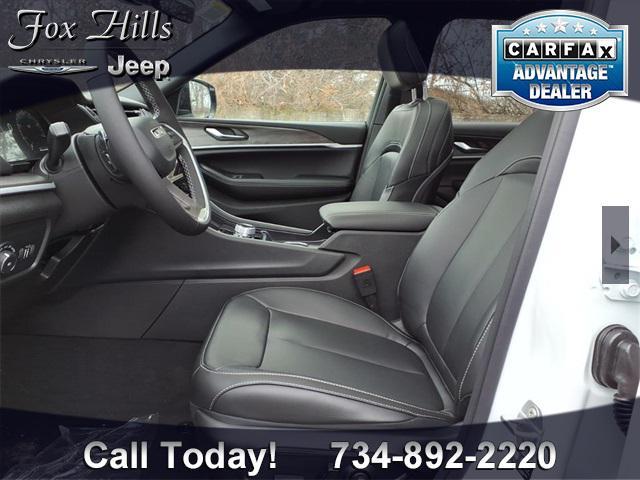 new 2025 Jeep Grand Cherokee car, priced at $50,014