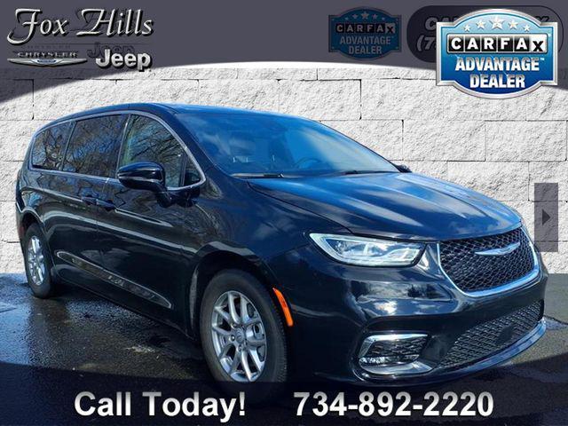 used 2026 Chrysler Pacifica car, priced at $35,899