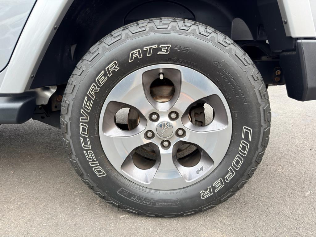 used 2016 Jeep Wrangler Unlimited car, priced at $15,998