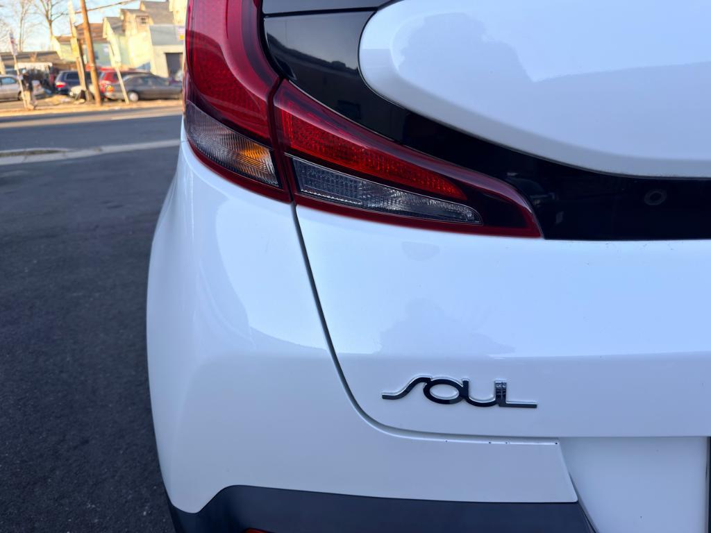 used 2021 Kia Soul car, priced at $12,988