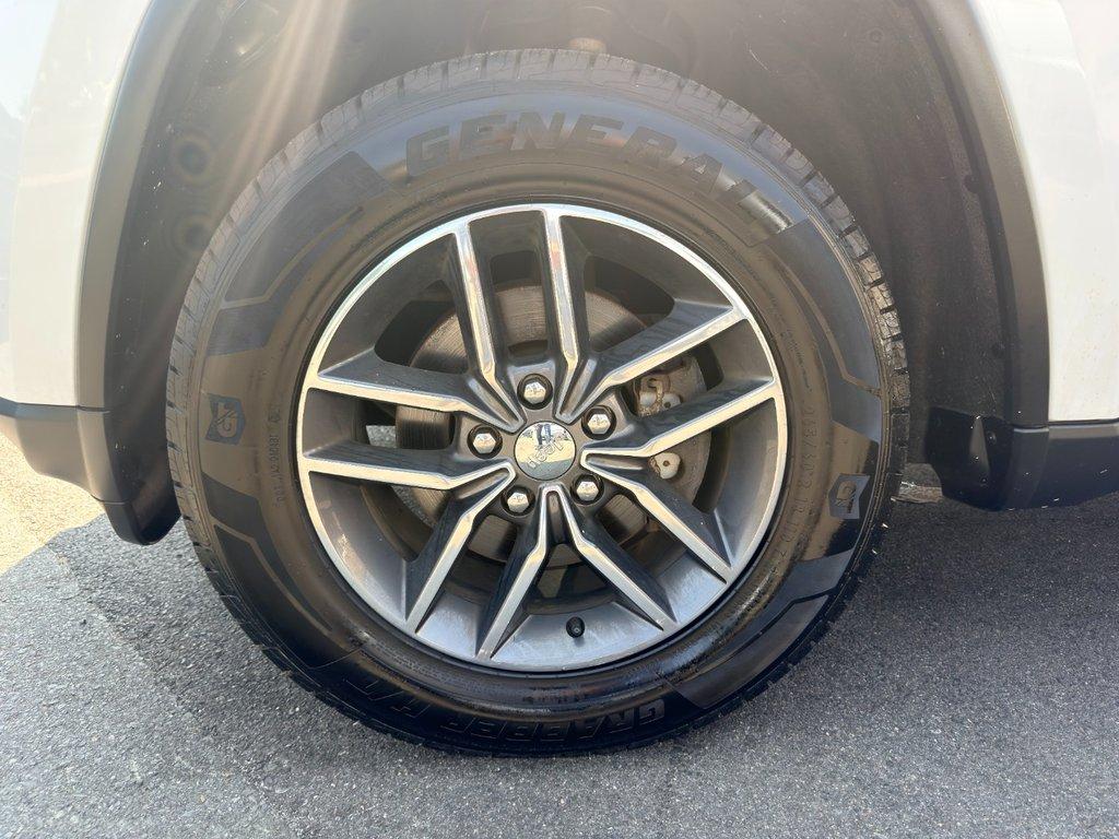 used 2017 Jeep Grand Cherokee car, priced at $14,797