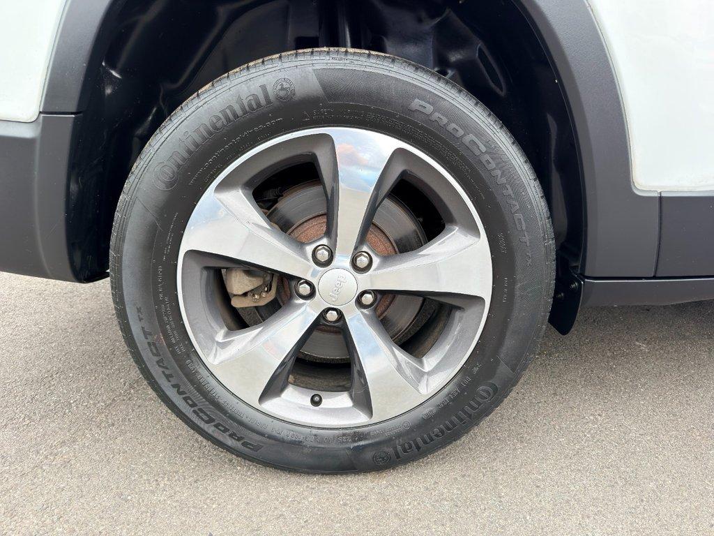 used 2020 Jeep Cherokee car, priced at $16,998
