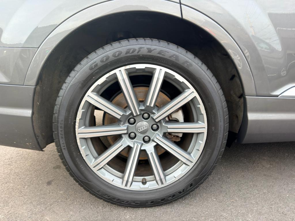 used 2018 Audi Q7 car, priced at $17,287