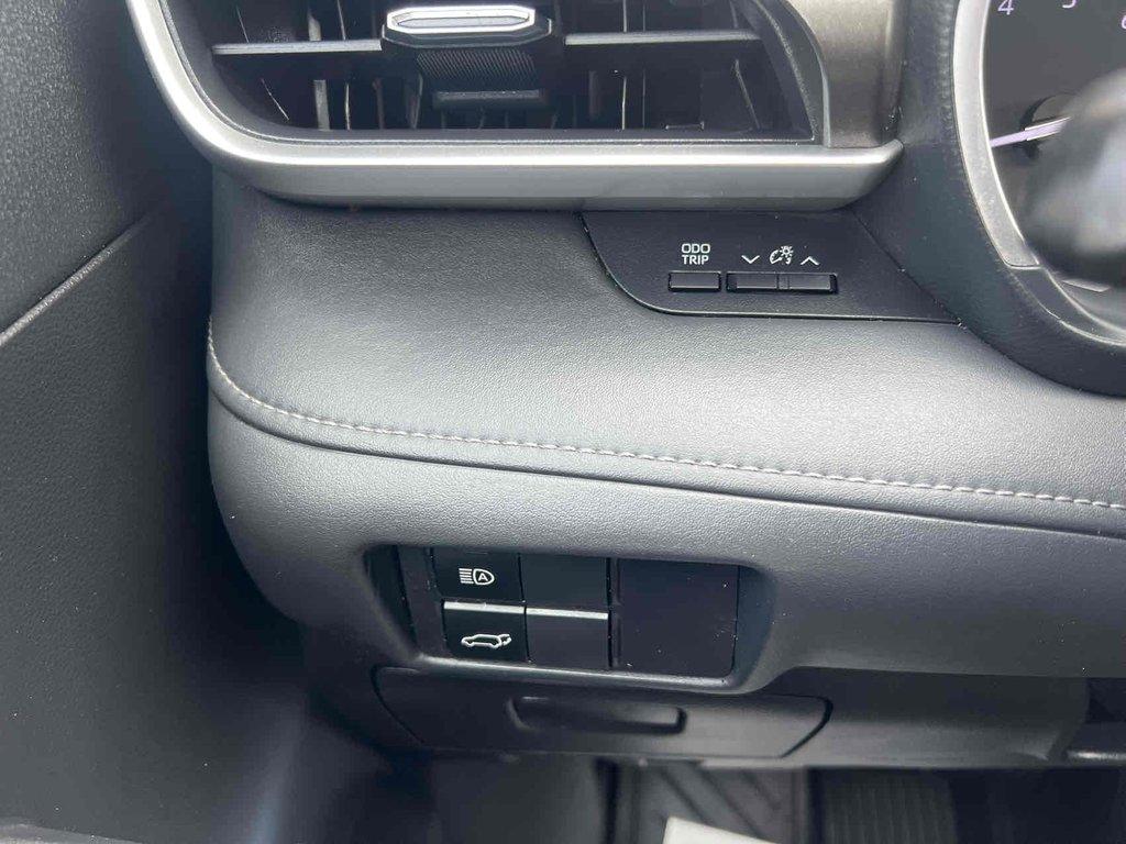 used 2022 Toyota Highlander car, priced at $25,597