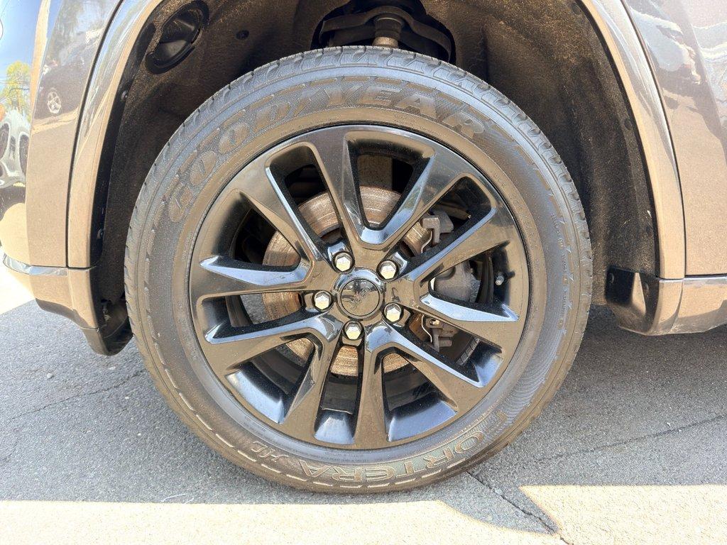 used 2021 Jeep Grand Cherokee car, priced at $22,748