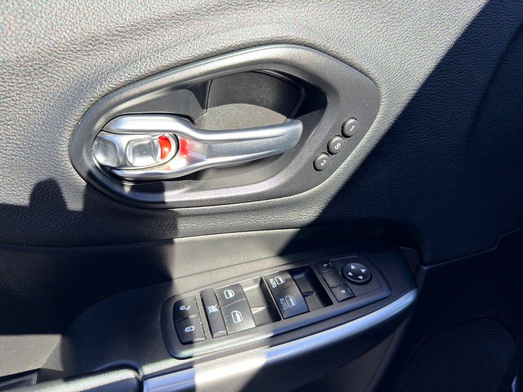used 2019 Jeep Cherokee car, priced at $15,587