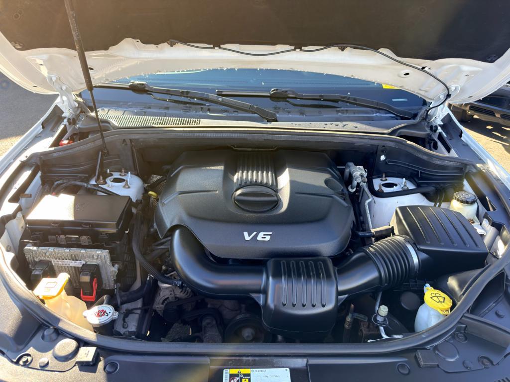 used 2015 Jeep Grand Cherokee car, priced at $14,386