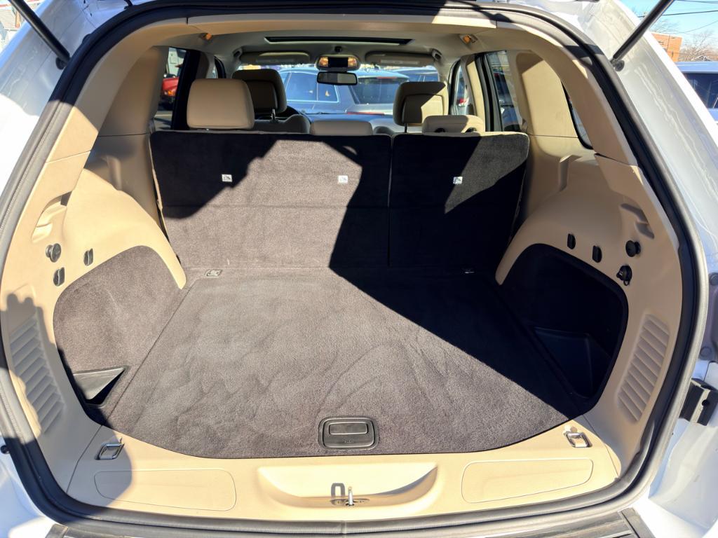 used 2015 Jeep Grand Cherokee car, priced at $14,386