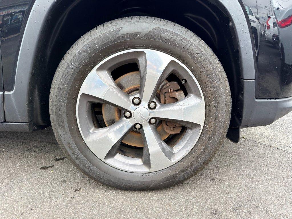 used 2019 Jeep Cherokee car, priced at $14,998