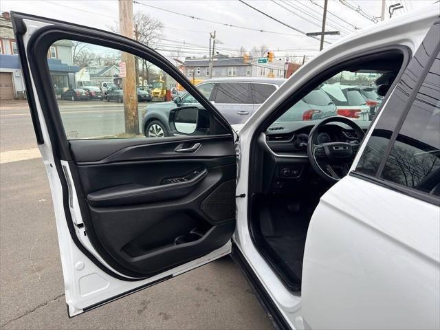 used 2023 Jeep Grand Cherokee car, priced at $25,488